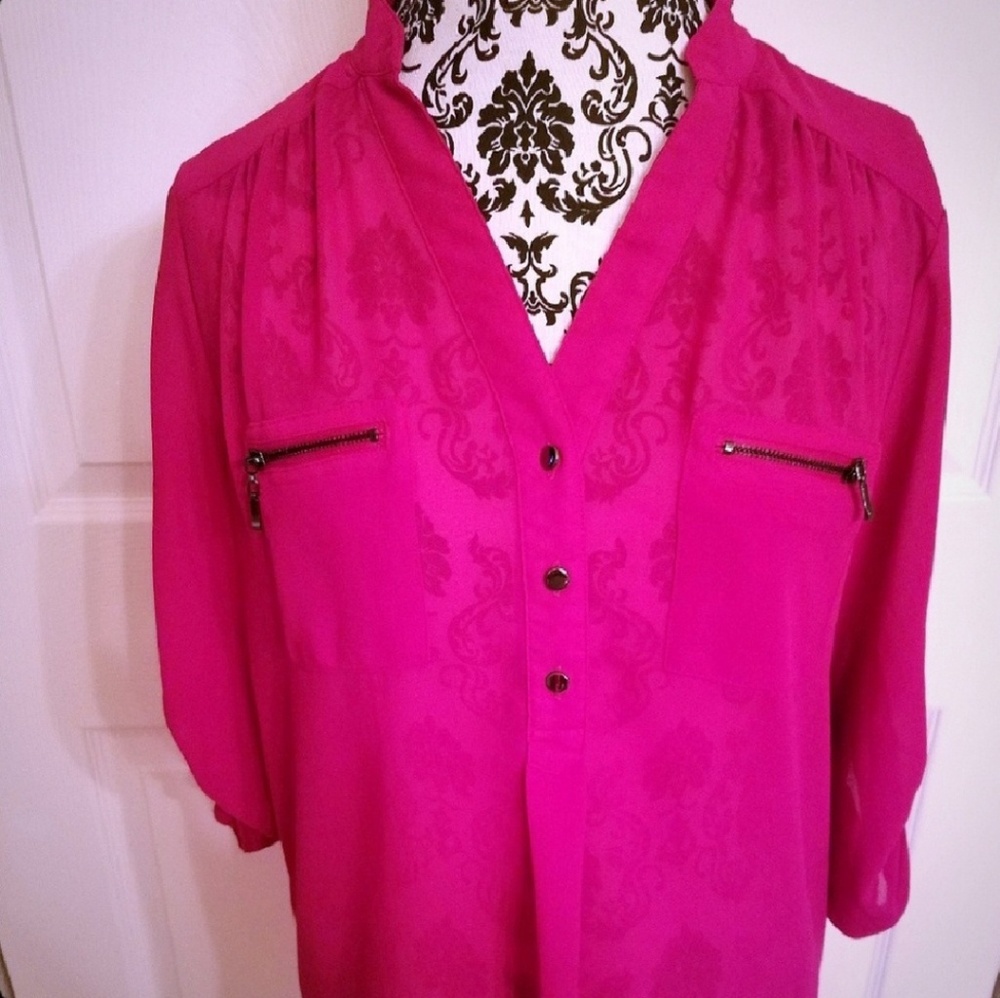 Gorgeous fuschia button top